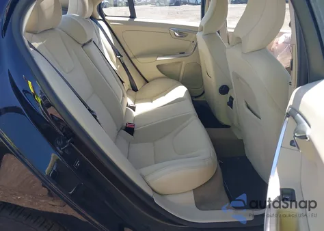 2012 Volvo S60 T5 z USA, uszkodzony, nr VIN YV1622FS2C2118191